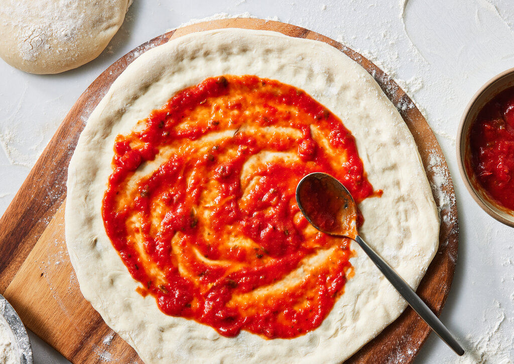 Creating the Perfect Homemade Pizza – Dough, Sauce & Toppings